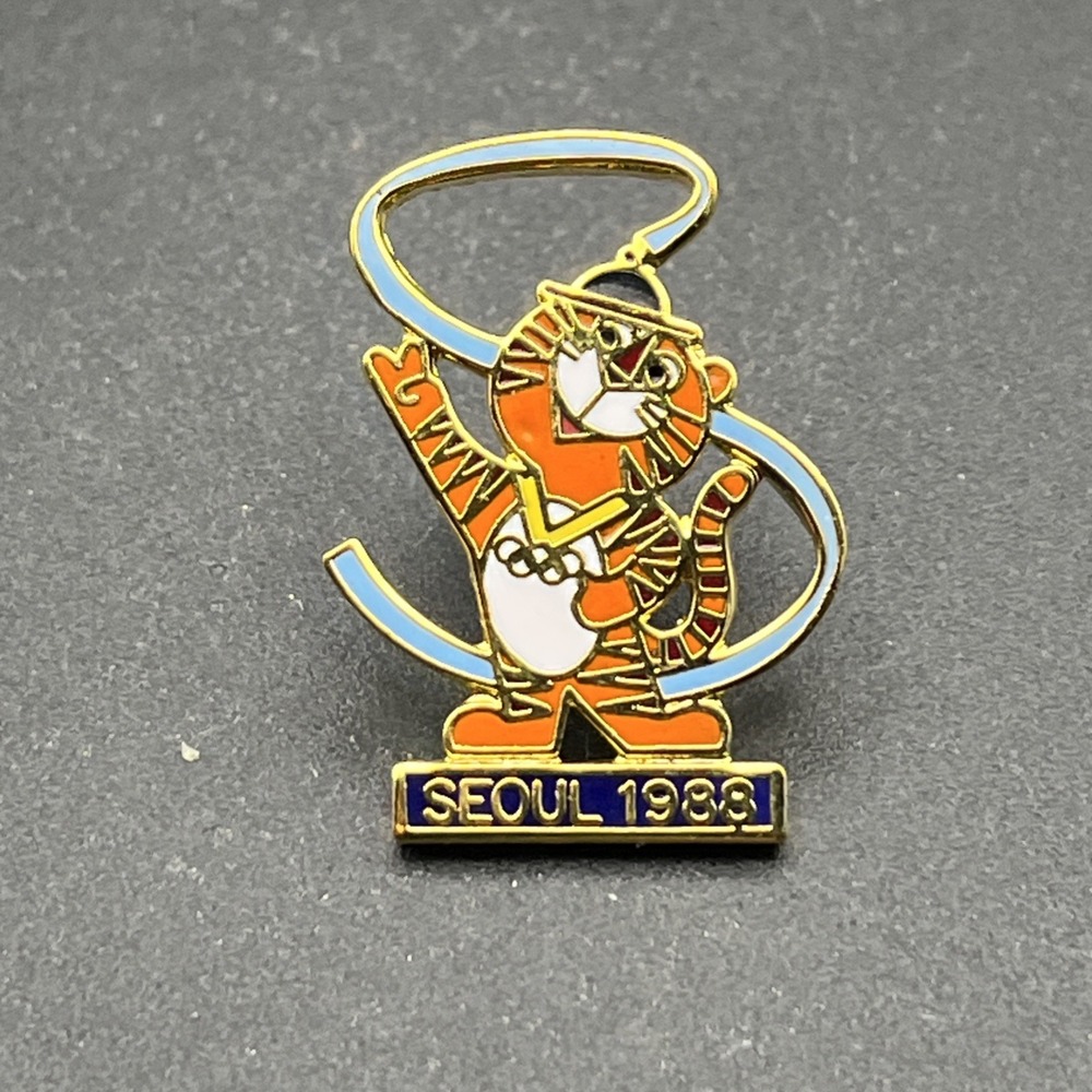 1988 Seoul Olympics Hodori Tiger Mascot Waving Ribbon Lapel Pin C2